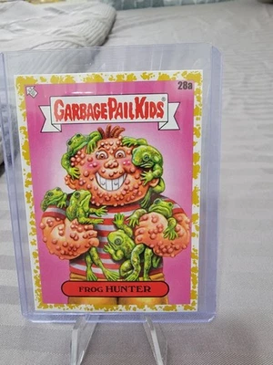 2024 Topps Garbage Pail Kids At Play Frog Hunter#28a Gold Border 15/50 - Image 1 of 2