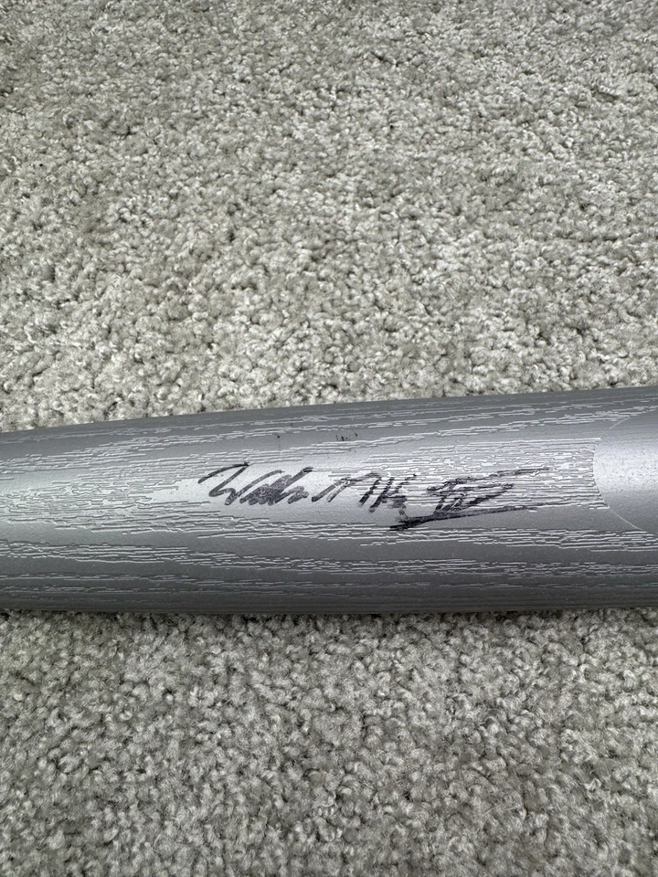 Andrew McCutchen Pittsburgh Pirates 2016 Silver Slugger murciélago de plástico firmado leer Foto 1 de 4