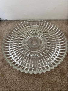 Vintage crystal relish snack nut dried fruit round divided plate serving tray - Picture 1 of 12