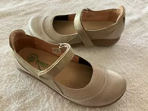 NAOT LADIES PEARL SHIMMER LEATHER MARY JAYNE FLAT SHOES SIZE 37 6 EX COND - Picture 1 of 3