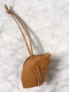 ENCANTO CABEZA DE CABALLO HERMES OCRE MARRÓN TETE DE CABALLO - ¡TOTALMENTE NUEVO!¡! - Imagen 1 de 7