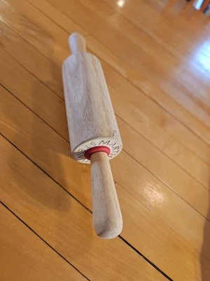 Rodillo de madera pequeño Martha Stewart de 9,5” - barril de 4,5”  Foto 1 de 4