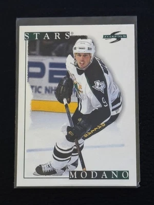 1995-96 Score - Mike Modano #120 - Image 1 of 2