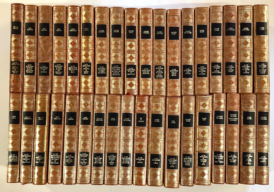 36 livres La VIE QUOTIDIENNE au temps de... Editions FAMOT complet - Photo 1/2