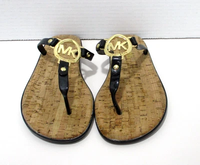 Sandalias de Tanga Michael Kors Diseñador Talla 6 Logo Dorado Dije Negro Vacaciones Foto 1 de 4