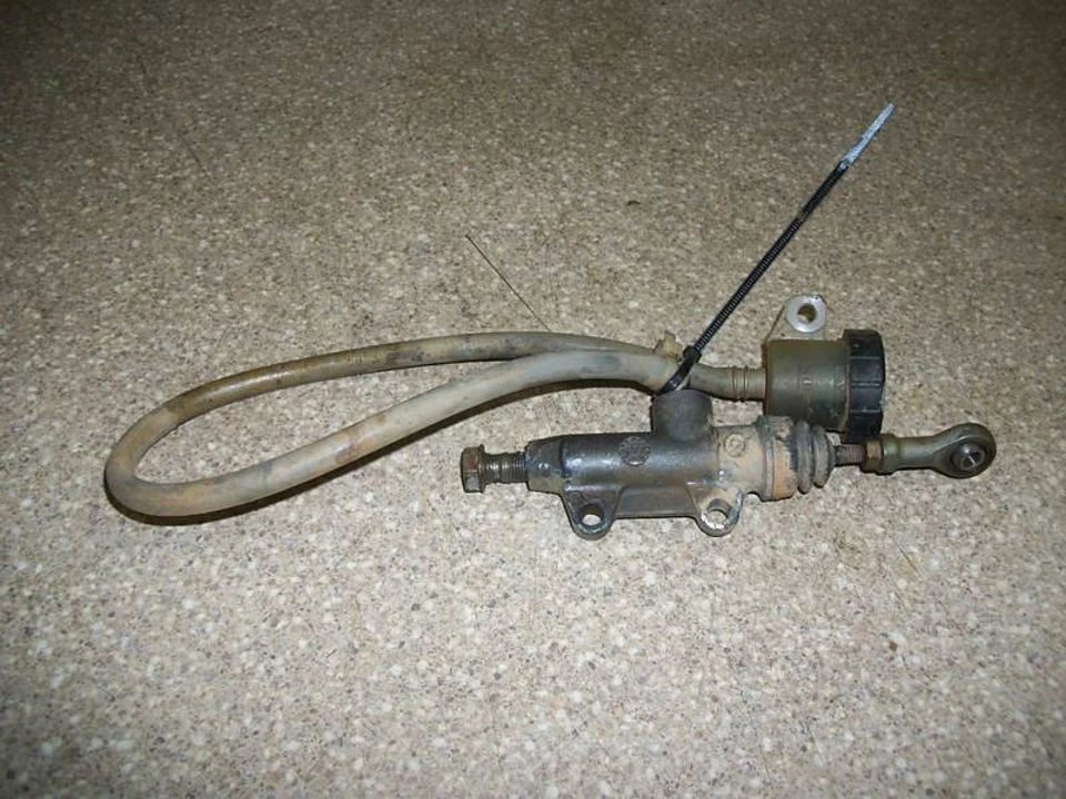 KTM 200 MXC 1998 freno trasero cilindro maestro Foto 1 de 1