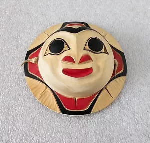 Randy Adams "Mond" Maske gelb Zedernholz Kunstschnitzerei Nordwestküste v. Chr. signiert - Bild 1 von 9