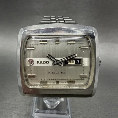 Reloj Rado NCC 101 para hombre 42 mm esfera plateada acero fecha automática rectángulo funciona Foto 1 de 4
