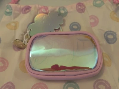 Microbolsa iridiscente Stoney Clover Lane con bolsa antipolvo  Foto 1 de 4