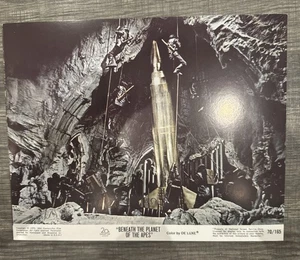 ESCAPE FROM THE PLANET OF THE SIMIES Original Película Lobby Card Ciencia Ficción McDowell - Imagen 1 de 10