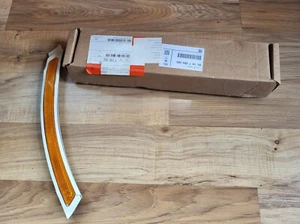 2014-2018 BMW Front Left Side Marker Reflector 7290093 - Bild 1 von 5