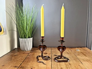 PAAR VINTAGE INDISCHE MESSING EMAILLE LACK KOBRA SCHLANGE KERZENLEUCHTER KERZENSTÄNDER - Bild 1 von 16