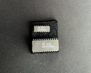 Vintage National Semiconductor INS4008J & INS4004J – Early 4-bit CPU Components - Afbeelding 1 van 3