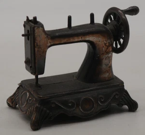 Bleistiftanspitzer Metall - Nähmaschine - Setzkastenobjekt - Bild 1 von 2