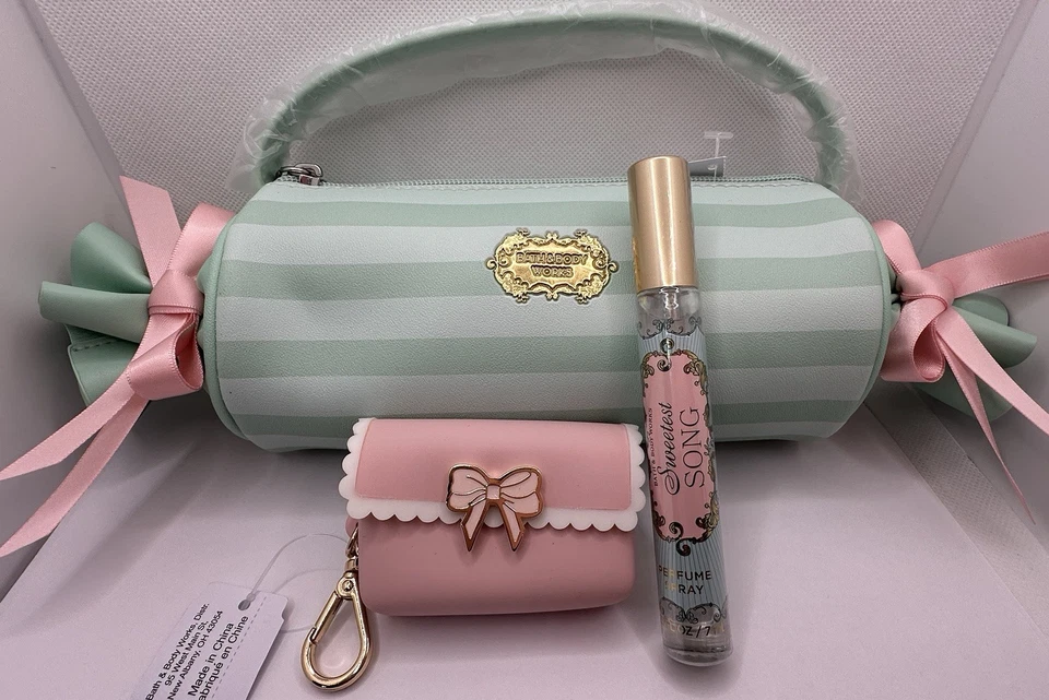 Bolsa cosmética Bath & Body Works Sweetest Song, Pocketbac e mini conjunto de perfume - Imagem 1 de 1