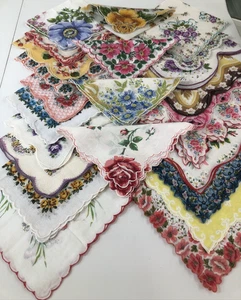 Vintage Hankies Lot Of 25 SCALLOPED EDGE FLORALS - NEAR FLAWLESS - Picture 1 of 11