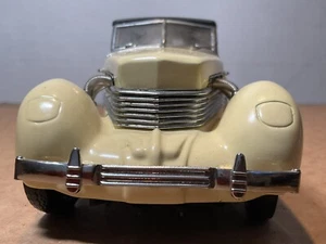Franklin Mint 1-24 1937 Cord 812 Phaeton Coupe Yellow with Box - Picture 1 of 24