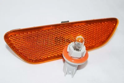 Front Side Marker Signal Park Light Lamp w/Bulb Passenger Side For 2008-2010 Vue - Image 1 of 3