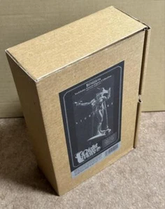 Kotobukiya Amano Yoshitaka Nightmare Dark Clad Swordsman Sofubi Kit  - Picture 1 of 8