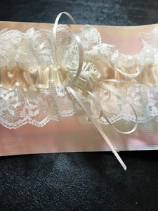 NEW WEDDING GARTER, FROM LOCAL WEDDING SHOP, NOW CLOSED. MANY LISTED.(GRY-99-11) - Picture 1 of 2