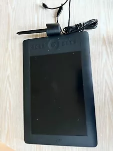 wacom Intuos pro medium pen tablet - Picture 1 of 3