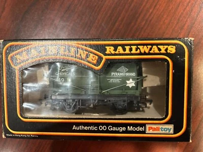 MAINLINE 37-147 CROSFIELD CHEMICALS TANK WAGON 49 - New in Box - Image 1 of 3