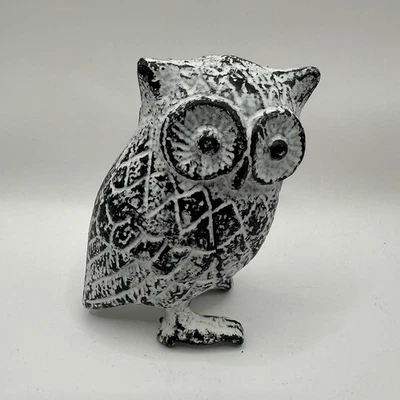 Estatuilla de búho de hierro fundido estatua puertas interiores/exteriores decoración del hogar acabado rústico 4,25x2,75" Foto 1 de 4
