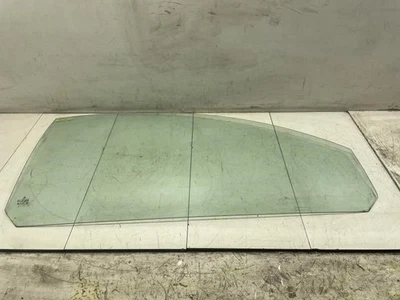 Volkswagen Beetle 2010 hatchback puerta delantera derecha ventana vidrio OEM+ Foto 1 de 4