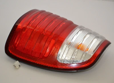 Luz trasera exterior trasera derecha Lexus LX470 1998-2002 lámpara OEM Foto 1 de 3