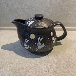 Rabbit Pottery Teapot Pot (With Tea Strainer) With Box - Bild 1 von 8