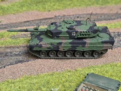 Roco MINITANKS Kampfpanzer Leopard 2 A4 ,BW gesupert mit decals, H0 , 1:87 #1434 - Bild 1 von 4