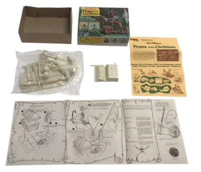 MPC Hoist High The Jolly Roger Pirates of the Caribbean 1/12 1972 FS Model - Image 1 of 4