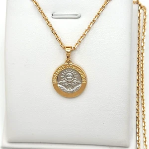 Colgante pequeño cáliz de la Primera Comunión enchapado en oro 18K de dos tonos. Favor de regalo - Imagen 1 de 6