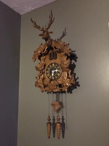 🕒Handcrafted Cuckoo Clock Handmade Wooden Clock With Iconic Deer Antler Decor Cover