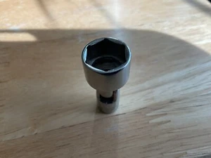 Snap On TMUS181 1/4" Drive 6-Point SAE 9/16" Flank Dr Shallow Universal Socket - Picture 1 of 16