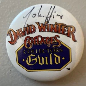 David Winter cottages collectors Guild button Signed By John Hine - Picture 1 of 2