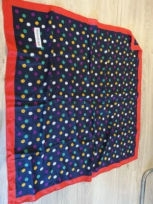 Yves Saint Laurent Bufanda Vibrante Borde Rojo Multicolor Lunares Remolino   Foto 1 de 3