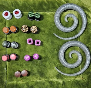 Ohr Messgeräte Stecker Tunnel 00-10mm 10 Paar Konvolut Körperschmuck - Bild 1 von 5