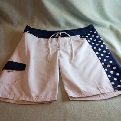 Винтажные женские шорты Y2K 00s 90s LILU размер 7 для серфинга плавания волны белые темно-синие - Изображение 1 из 4