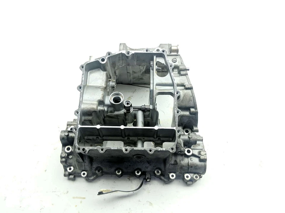20 Kawasaki Ninja ZX6R ZX636K Engine Motor Case Block Lower - Image 1 of 4