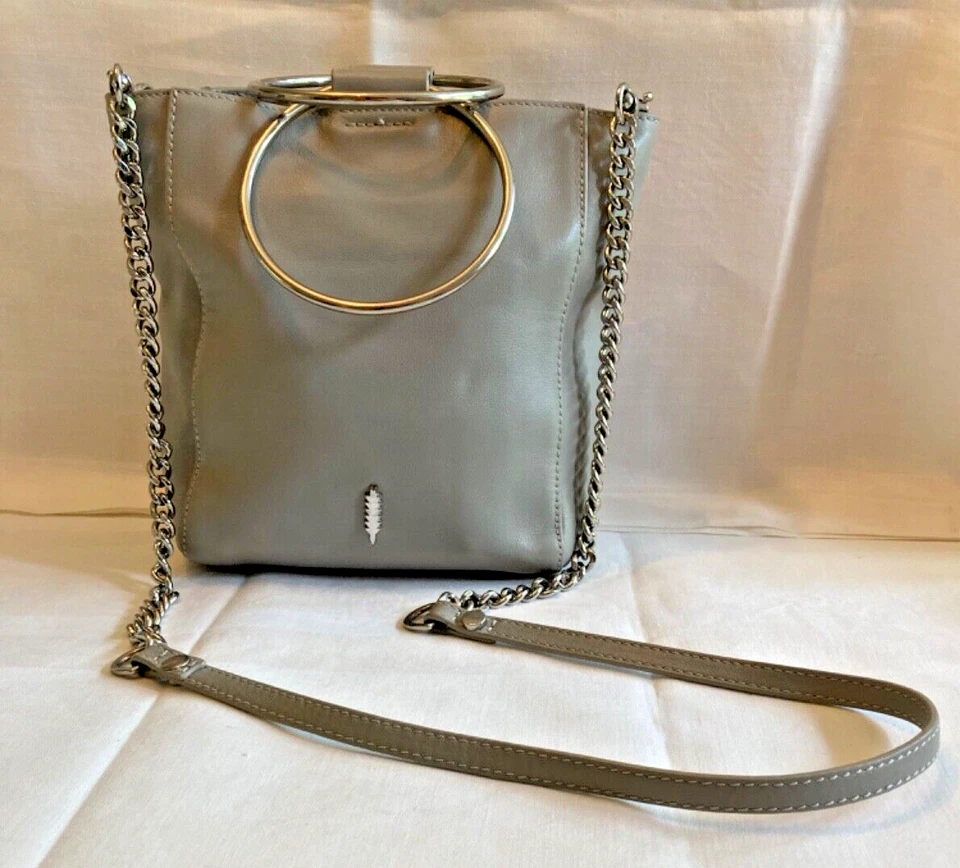 Mini Bandolera Thacker NYC Le Bucket Gris Cadena y Cuero con Asa de Lazo Foto 1 de 4