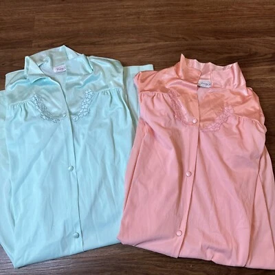 VTG Vanity Fair 2 PC  Gown Medium Button Robe Nylon USA Pink Mint Green Robe ONL - Image 1 of 4