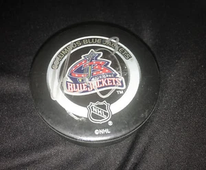 GAME PUCK - 2000-2001 COLUMBUS BLUE JACKETS NHL INAUGURAL OFFICIAL - Signed - Picture 1 of 5