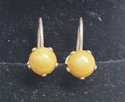 Pendientes BDA de oro blanco de 10k firmados vintage atornillados perlas de imitación de 5,5 mm Foto 1 de 4