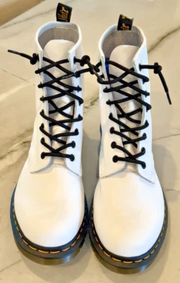 Botas Dr. Martens 1460 Para Mujer Original Cuero Liso Con Cordones - Blancas Talla 10 Foto 1 de 4
