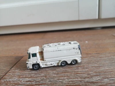 Corgi Juniors 1/80 - Camion Serbatoio Petroliera - Immagine 1 di 3