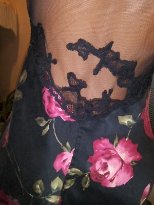 Camisón Babydoll rosa suave sedoso de colección Foto 1 de 4