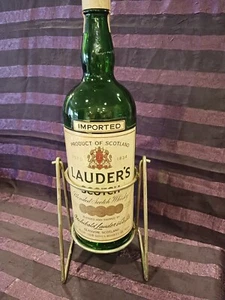 Lauder's Scotch Blended Scotch Whisky Botella de 1 galón con soporte inclinable de metal ¡Raro! - Imagen 1 de 13