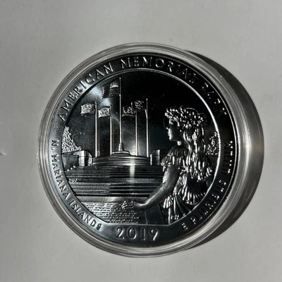 2019 America the Beautiful-Memorial Park 5 Oz- .999 Silver-3" quarter-WWII trib - Image 1 of 3
