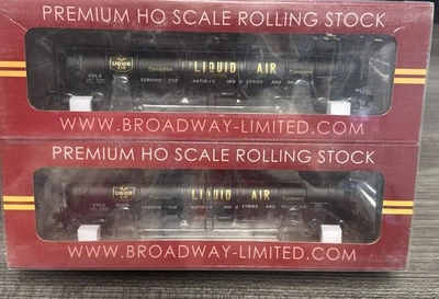Broadway Limited HO Scale #6154 Set of 2 Cryogenic Tank Cars Canadian Liquid CC - Image 1 of 2